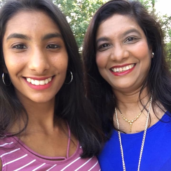 Meet your Posher, Rebecca - Picture 1 of 1